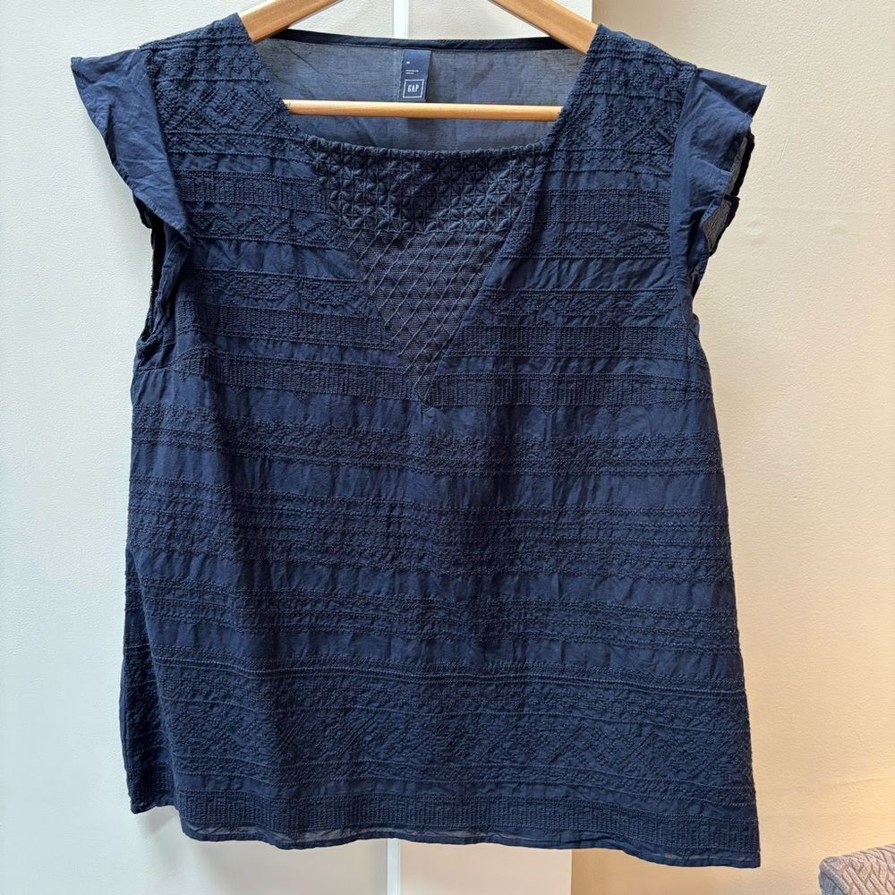 GAP Navy Embroidered Sleeveless Blouse – Size M